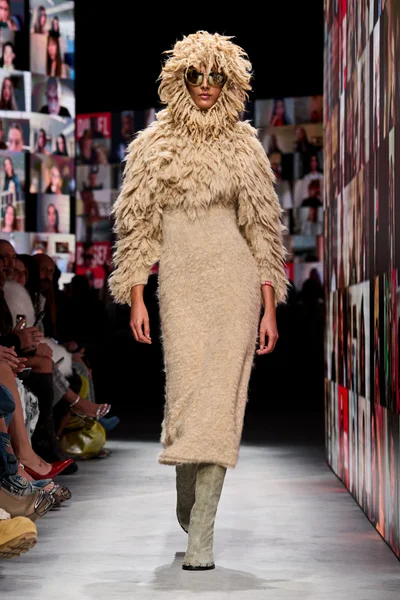 Look 33